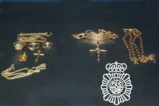 Una ‘indigente’ embarazada roba las joyas del hombre que la llevó a su casa para darle de comer y dinero