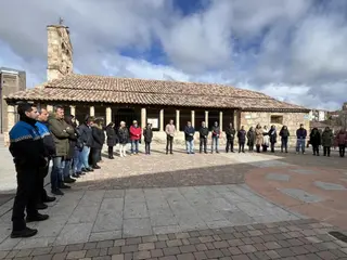 Carbajosa minuto de silencio por el incendio de Valencia