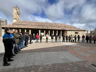 Carbajosa minuto de silencio por el incendio de Valencia