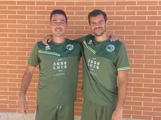 Ramiro Mayor y Carlos de la Nava, en la primera sesión de entrenamiento de Unionistas 2025/26 | 