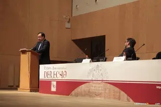 El jurista venezolano Jesús María Casal, en los Cursos de Especialización en Derecho