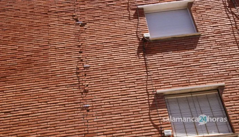 Estado de la fachada del edificio donde se sitúa la antigua Escuela de Hostelería de Salamanca