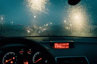 Coche lluvia