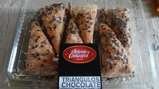 Triángulos de chocolate de la marca Antonio y Cañizares | AESAN