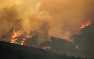 Incendio forestal declarado en Las Hurdes y la Sierra de Gata (Cáceres), muy cerca de la provincia de Salamanca. Vicente / ICAL