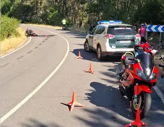Colisión entre las dos motocicletas en la SA-225. Guardia Civil de Salamanca 