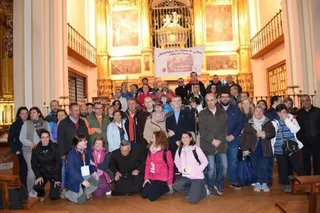 La Asociación ‘De la Cuna al Sepulcro’ coloca nuevos atriles informativos