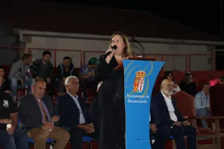 Pregón, desfiles de peñas, reina y damas en Barruecopardo