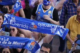 Aficionados de Perfumerías Avenida | FOTO SALAMANCA24HORAS.COM