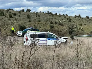 Colisión entre dos vehículos en la carretera de Matilla, a la altura del cruce de la Urbanización Peñasolana