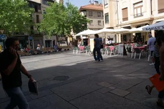 Herido por arma blanca un varón de 30 años durante una pelea en la plaza del Corrillo