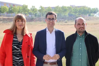 José Luis Mateos, María Sánchez y Chema Collados informan sobre propuestas en materia de infraestructuras y servicios municipales en los barrios