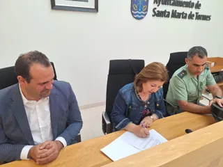 Renovación del protocolo vioGÉN en el Ayuntamiento de Santa Marta de Tormes. Foto Ayto. Santa Marta