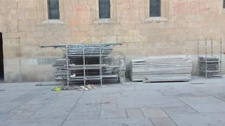 Andamiajes para la restauración de la Fachada de la Universidad