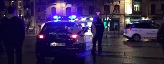 Un hombre y su padre dan una paliza en un estanco al actual novio de su ex mujer