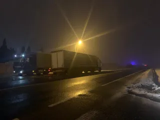 Retención de camiones en el cementerio de Peñaranda
