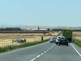 Situación del vehículo que se ha salido de la carretera en la SA-105