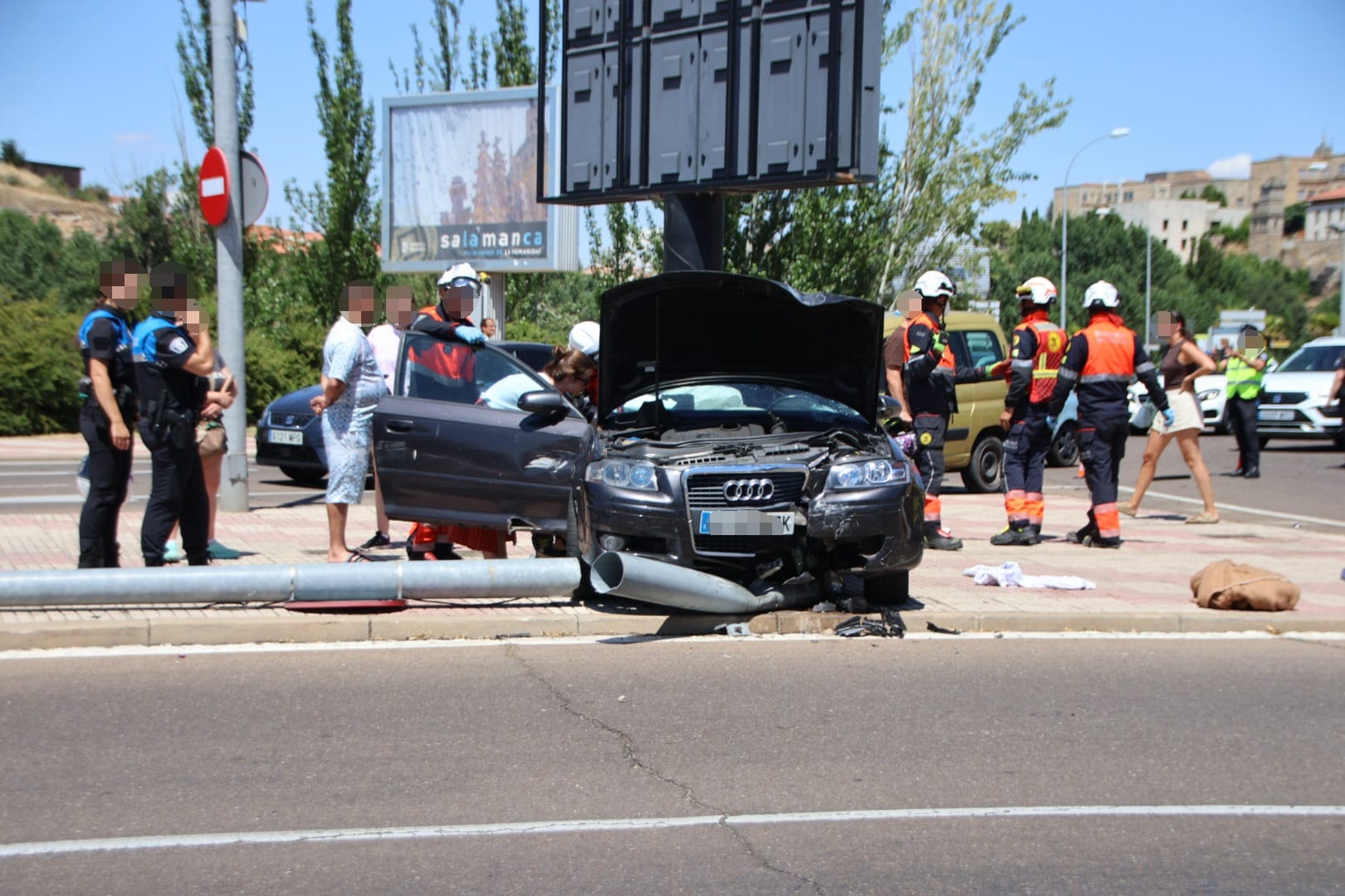 Accidente rotonda la charrer&iacute;a