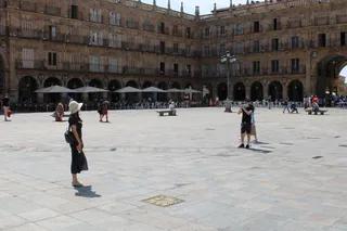 Turistas en la Plaza Mayor de Salamanca.