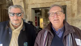 Manuel Alonso y César López en la concentración por la mejora del ferrocarril en Salamanca