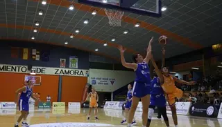 Fasoula pone un tapón ante Zamora / FOTO ZAMORA24HORAS.COM