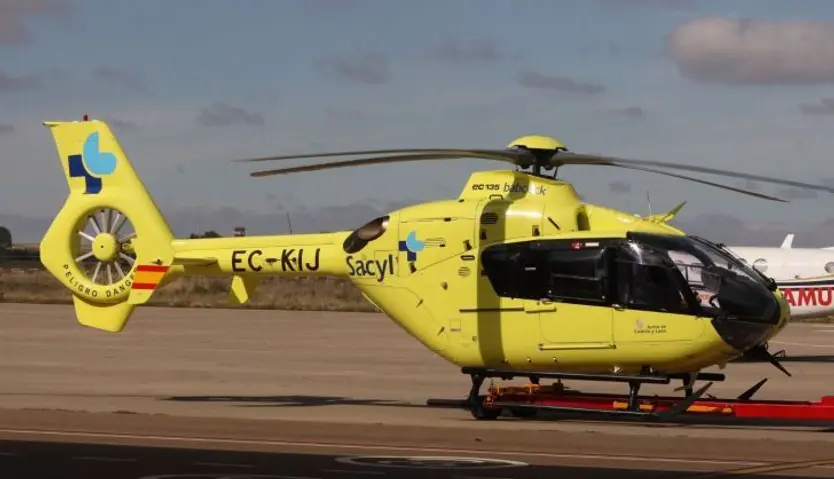 Helicóptero medicalizado del 112, aeropuerto de Matacán (46)