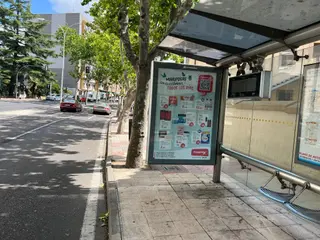 Parada de autobús en la zona de hospitales. Foto S24H