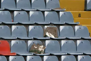 Suciedad estadio Helmántico tras Guijuelo - Atlético