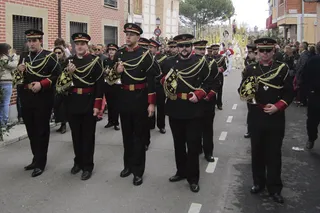 La banda de la hermandad de cofradías durante una de las procesiones de la Semana Santa.