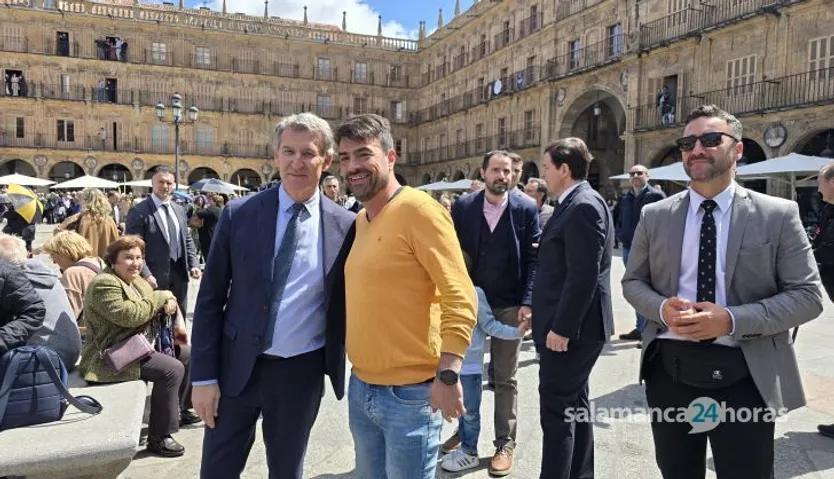 Visita de Alberto Núñez Feijóo en su visita a Salamanca este Domingo de Ramos de 2025. Foto Andrea M.