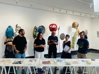 La exposición está ubicada en la Sala Tragaluz, en el Centro Sociocultural de Santa Marta