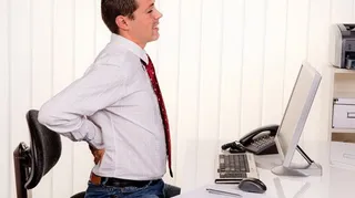 Vuelta a la oficina: cinco consejos básicos para cuidar la espalda en el trabajo