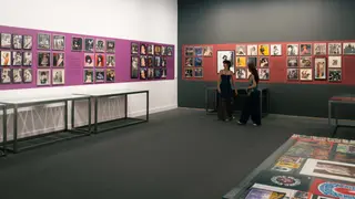 La Hospedería Fonseca acoge la exposición “Girls to the Front!” hasta noviembre 