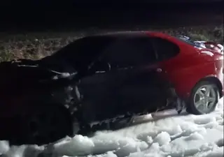 Vehículo calcinado en San Cristobal de la Cuesta