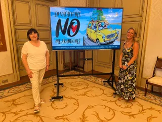 Presentación de la campaña 'En vacaciones no me abandones' por la concejala de Medio Ambiente María José Coca | Salamanca24horas