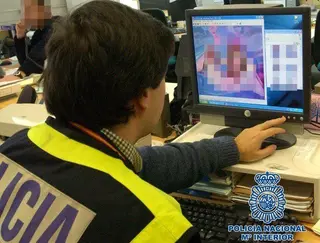 Dos detenidos en Ponferrada por distribuir imágenes de contenido sexual explícito entre menores