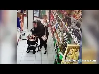 Hurto de 20 botellas de aceite en un supermercado