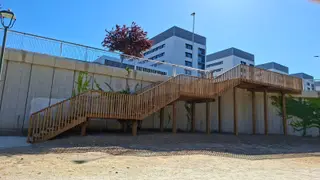 Escalera que da acceso directo desde el hospital al parque de Huerta Otea | Ayuntamiento de Salamanca