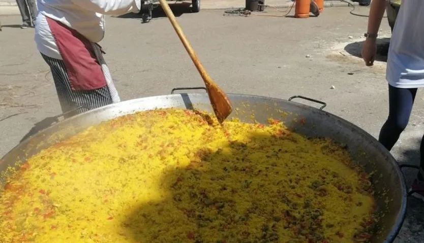 Paellada popular en Masueco (