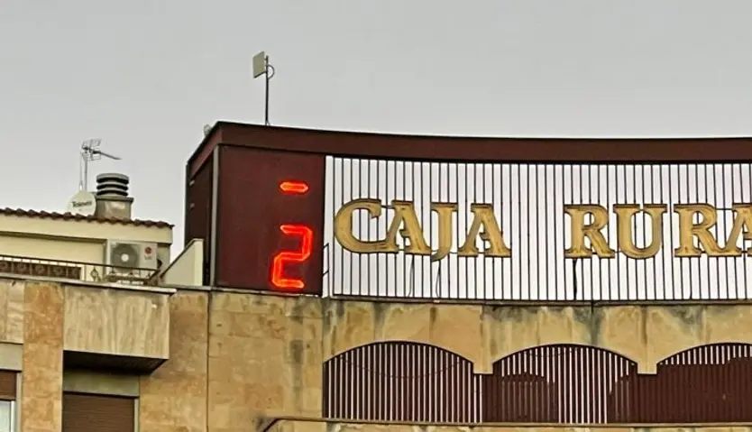 El termómetro de Caja Rural marcaba bajo cero poco antes de las 9 horas