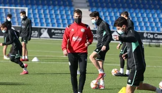 Raúl Menéndez, en un entrenamiento con Unionistas | FOTO SALAMANCA24HORAS.COM