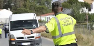 Una caída de moto en Montemayor del Río deja herido a un motorista de 45 años