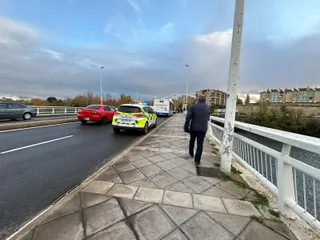 Policía Local en un accidente en el puente Felipe VI. Foto de archivo