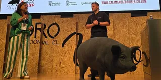 El V Foro del Ibérico de Salamanca llega a su fin con varias demos de cocina y Extremadura y Mallorca como protagonistas. V Foro del Ibérico