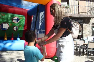 Hinchables y ambiente en Mogarraz