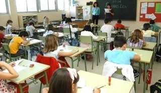 La Defensora del Pueblo investiga la gestión de bolsas de maestros interinos