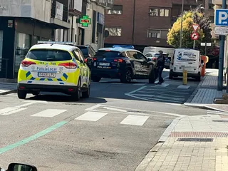 Policía Local y Nacional en la plaza de Gabriel y Galán (1)