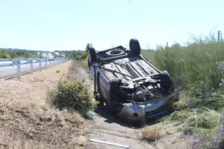 Vuelca una furgoneta en Aldehuela de la Bóveda