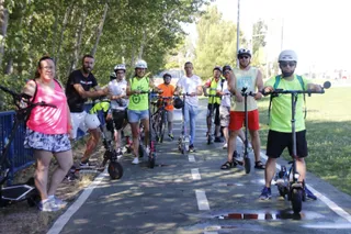 Los patinetes han tomado Salamanca en la mañana de este domingo para reivindicar su uso