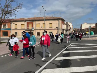 Participantes en la Marcha solidaria a favor de Ucrania